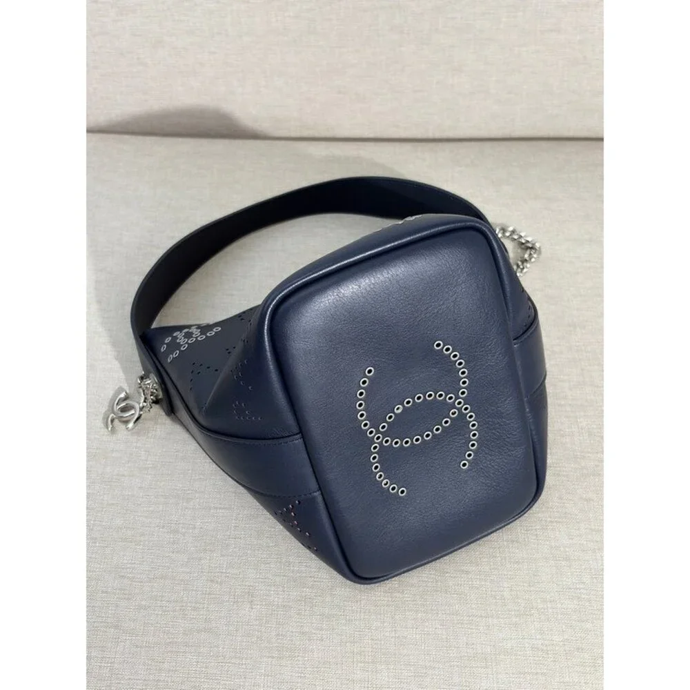 CHANEL Navy Blue Calfskin Deauville Bucket Bag Small SHW - Picture 6 of 16